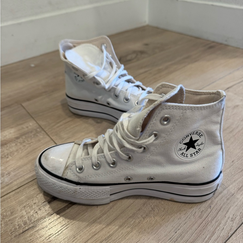 Converse hi top Chuck Taylor platform size 5 white